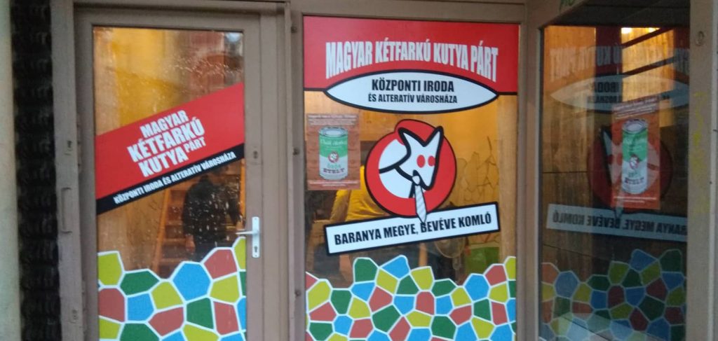 Megérkeztek a festmények a pécsi irodánkba