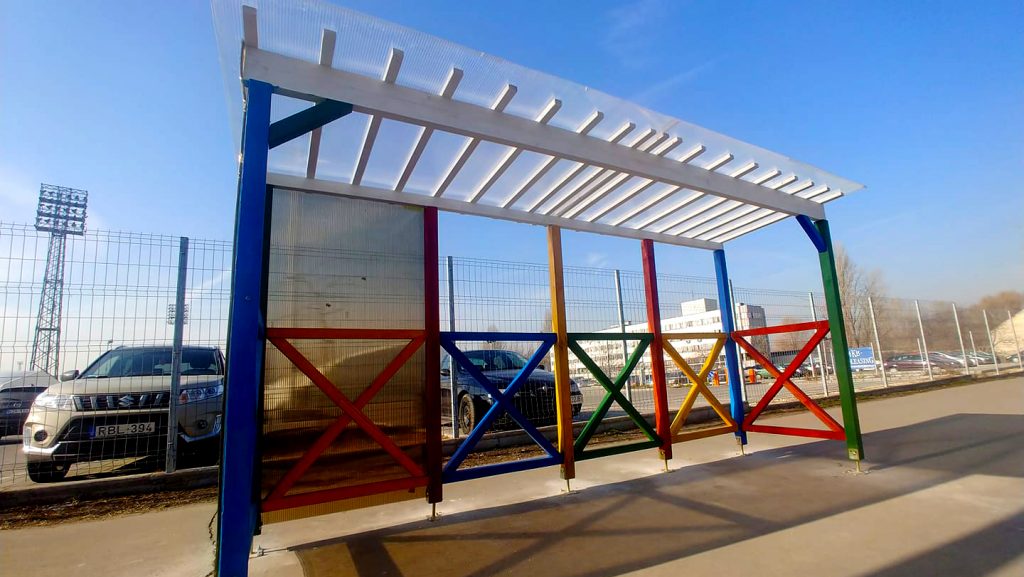 Elkészült a Szőnyi úton is a buszmegálló