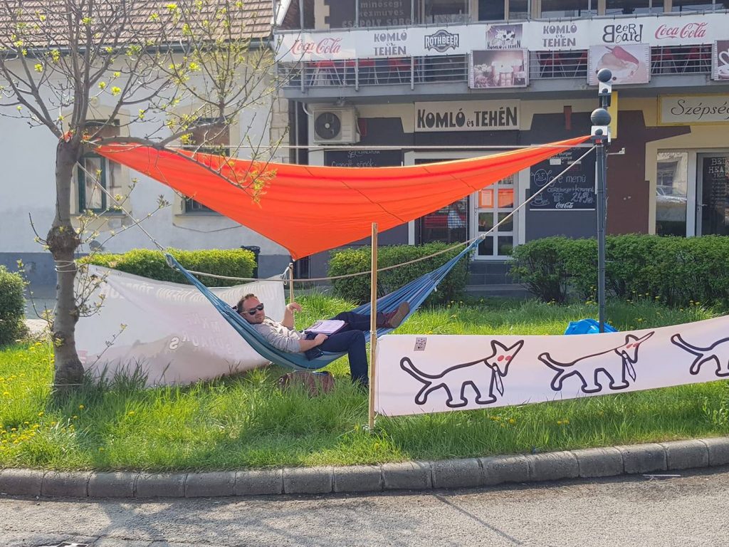 Megvannak az aláírások – nézegessetek fotókat az aláírásgyűjtésről!