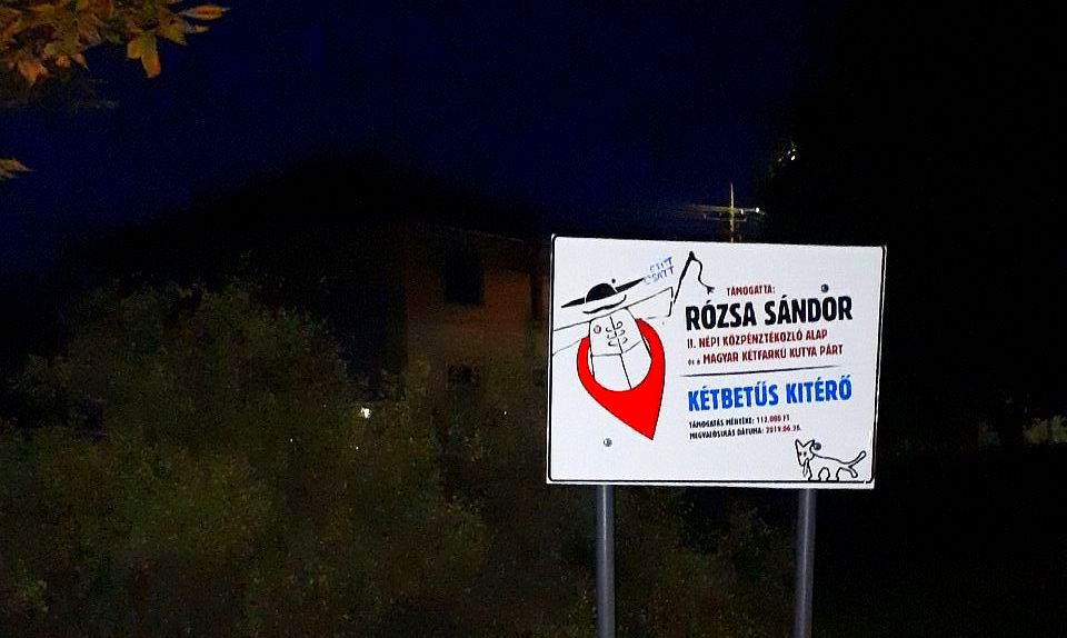 Kóborló mobilvécé Cegléden