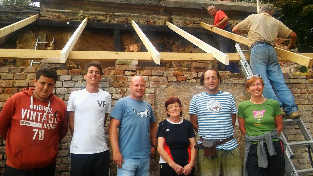 Az UFO meg a füstölő