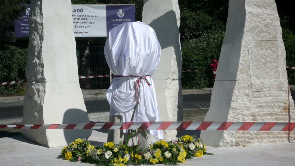 Mindig lehetsz pofátlanabb: konkrétan helyi KDNP-s és fideszes lakására megy a kerületi civil szervezeteknek járó önkormányzati támogatás