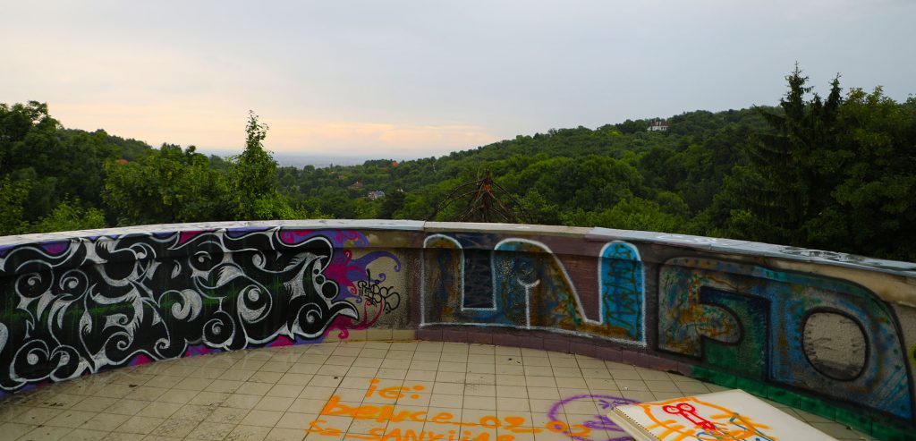 Állami hitelből rohasztja le Farkas Flórián volt sofőrje az egykori Tündérhegyi Pszichiátria védett épületét