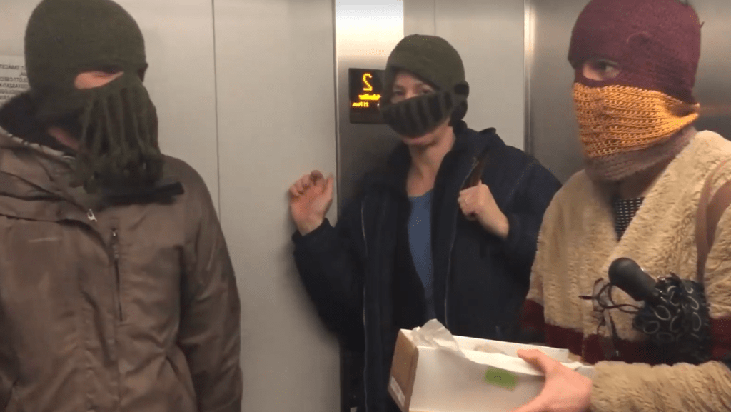 Kórházba belopott szappan, szociális hajvágás – Best of MKKP Social Club