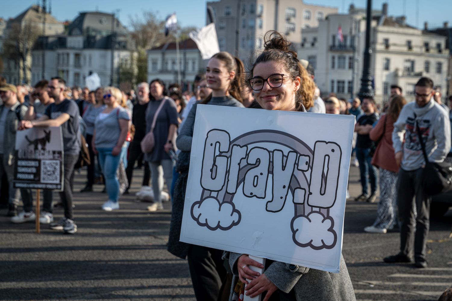 Illiberal Pride - Szürkeség menete - Kétfarkú Kutya Párt