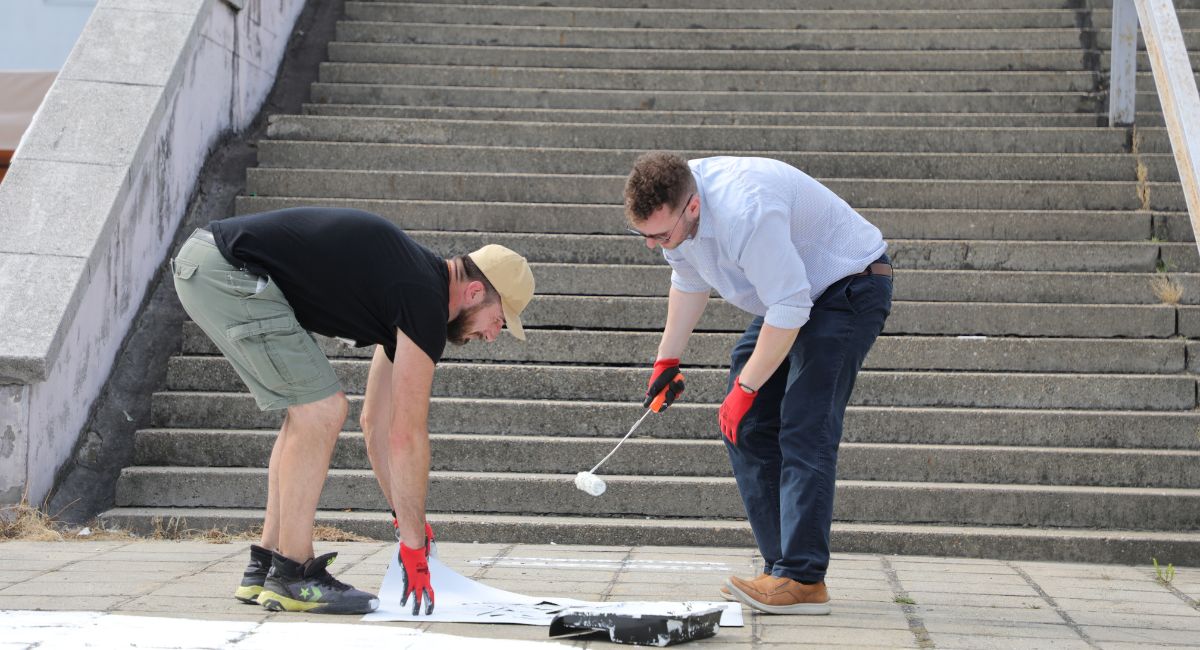 Passzivista leszek - Magyar Kétfarkú Kutya Párt