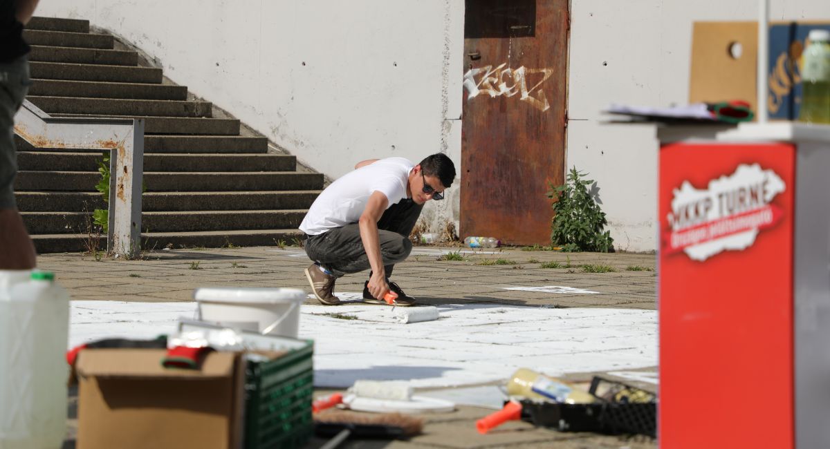 Passzivista leszek - Magyar Kétfarkú Kutya Párt