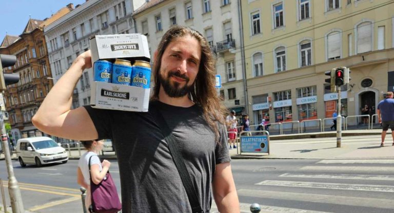 Passzivista leszek - Magyar Kétfarkú Kutya Párt