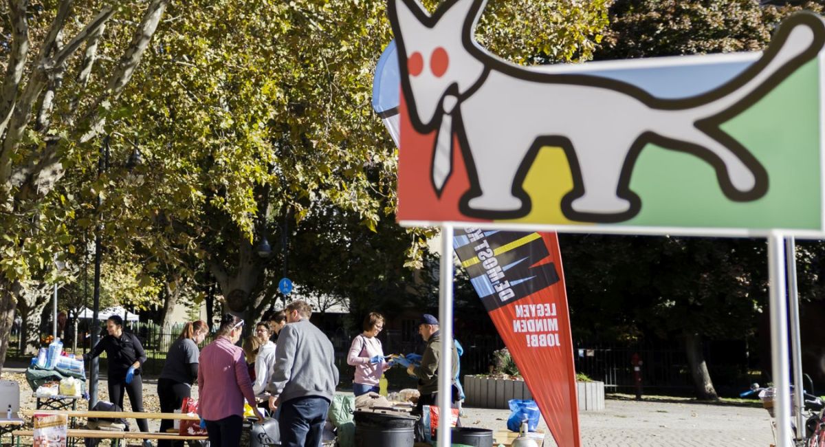 Passzivista leszek - Magyar Kétfarkú Kutya Párt