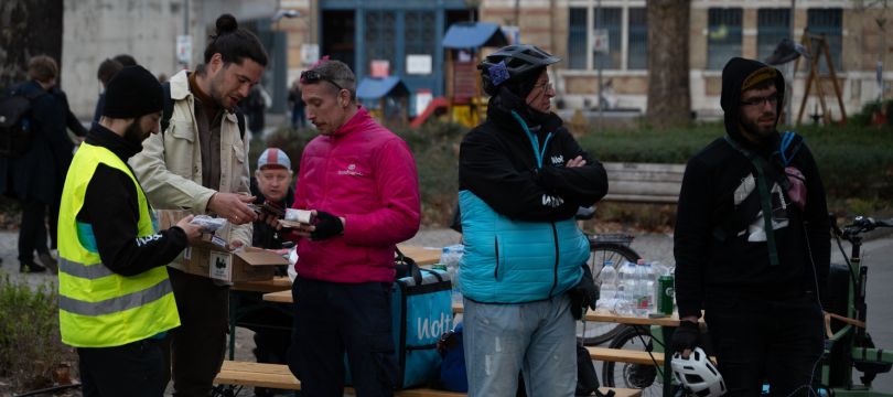 Lámpát juttatunk a futárokhoz és embert juttatunk a Parlamentbe!